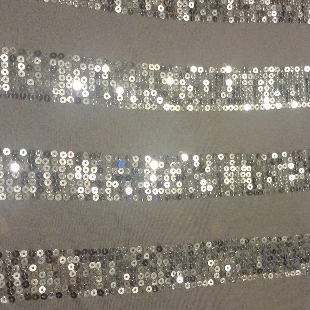 Old Navy White and Silver Sequin Tank - Picture 4 of 11